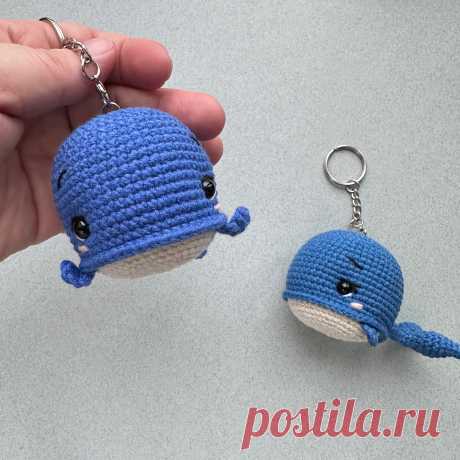 PDF Китёнок Ми крючком. FREE crochet pattern; Аmigurumi toy patterns. Амигуруми схемы и описания на русском. Вязаные игрушки и поделки своими руками #amimore - брелок в виде маленького кита, китёнок из обычной пряжи.