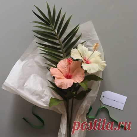 Crepe Paper Bouquet: Hibiscus and Palm  - Paper Flowers - Wedding - First Anniversary - Decor - Flower - Home Decor - Bridesmaid Gift - Gift This tropical arrangement includes a coral hibiscus, chiffon hibiscus, and a palm frond. Perfect for adding an elegant, tropical vibe to your home or office decor, wedding, or anywhere you care to enjoy it. Made with extra-fine German crepe paper to accentuate the organic look, this bouquet will never wilt or die. Stems will be arrang...