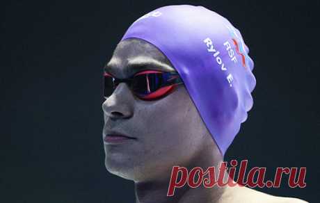 Олимпийского чемпиона пловца Рылова дисквалифицировали на Спартакиаде за фальстарт. Спортсмен не смог выйти в финал соревнований по плаванию на 100 метров на спине
