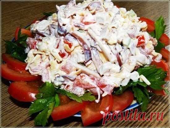 Как приготовить салат с кальмарами - рецепт, ингредиенты и фотографии