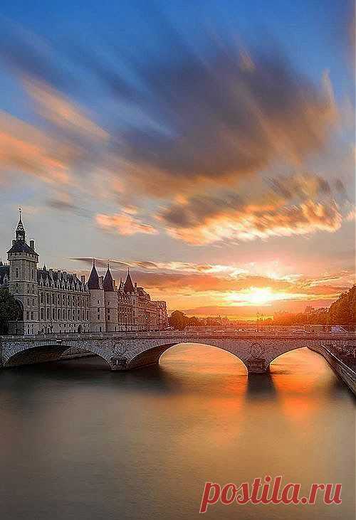 Beautiful Sunset Over River Seine, Paris | France mon amour | Pintere…