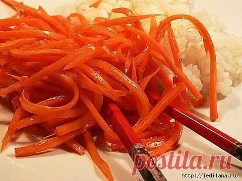 Морковь по-корейски (корейская морковь).