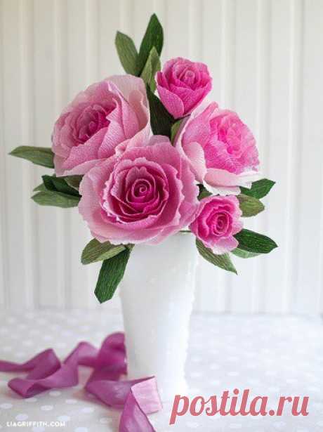 Розы из гофрированной бумаги: мастер-класс Розы из гофрированной бумаги: мастер-классСуть не в том, заменят ли они живые цветы.Главная изюминка в удовольствии от процесса творчества.