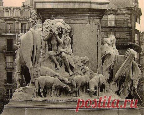 Скульптурная группа у подножия памятника Луи Пастеру, Париж, Place de Breteuil.