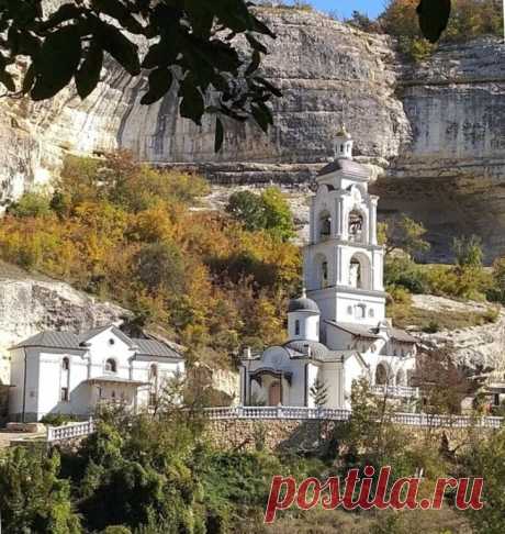 Крым, Бахчисарай, Россия
Фото  Надежды Беляевой