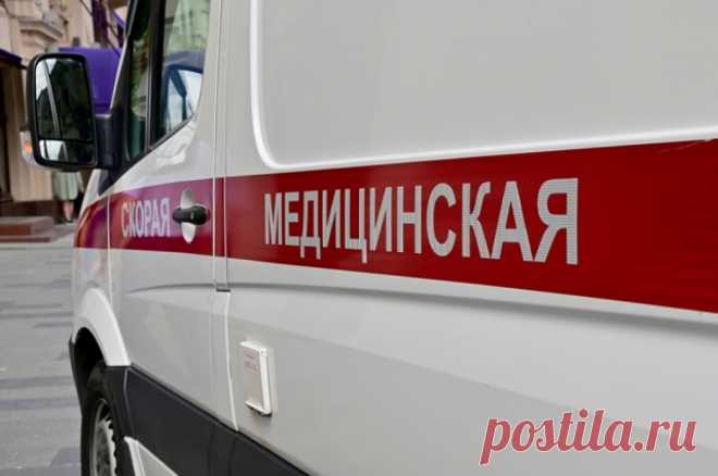 Четыре женщины погибли при атаке украинского БПЛА в Запорожской области. Дрон нанес удар по автомобилю с людьми в районе поселка Мирное.