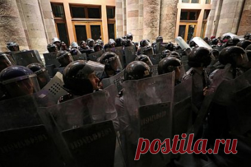 В Армении протестующие попытались перекрыть центр столицы