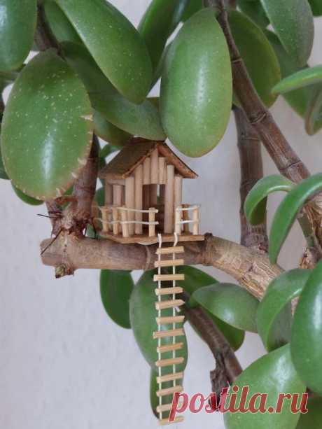 Tiny Tree House
