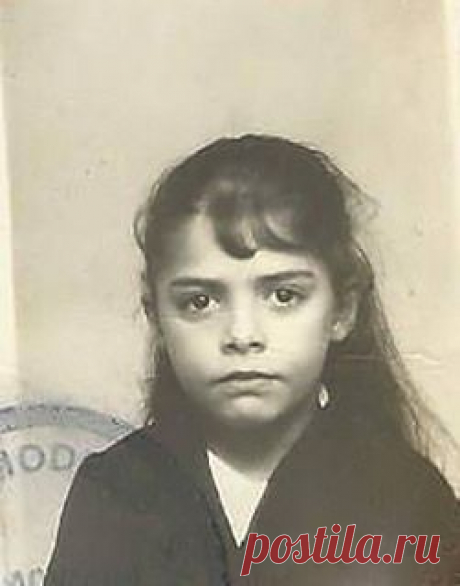Eu com 7 anos....(Época muito sofrida da minha infância....sofria de asma e apanhava da minha professora D. Therezinha Ferraz Canto Kraide - Escola Sud Mennucci - Piracicaba SP) | Flickr - Photo Sharing!