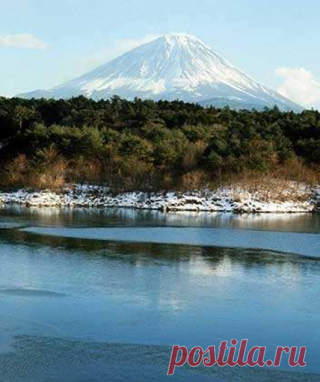 Величайшая гора Японии – Фудзияма .
