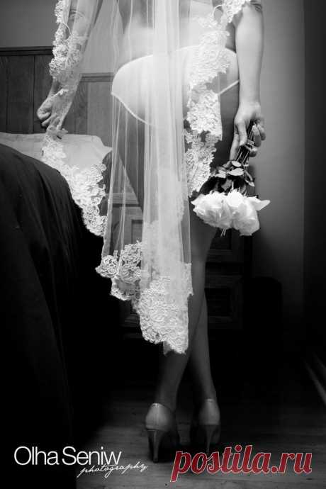 Wedding lingerie bride photos | Je Te Veux Bridal