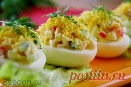 Яйца, фаршированные крабовыми палочками, огурцом и сыром - 8 ЛОЖЕК