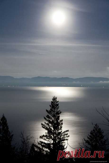 Full Moon over Flathead Lake, Montana | Nature