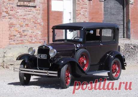 File:1931 Ford Model A Deluxe Tudor.jpg — Wikimedia Commons