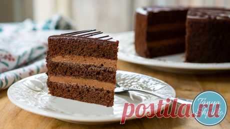 Шоколадный Торт ПРАГА — вкусный, влажный, в меру сладкий | Chocolate Prague Cake | Tanya Shpilko Мой торт диаметром 18 см, высота &mdash; 8 см, вес - ~ 1,320 гРецепт: 1 стакан = объем 250 мл (в один такой стакан умещается примерно 150 г муки)Шоколадный Бисквит на кипятке:1 ½ ст. (225 г) муки½ ст. (50 г) несладкого какао порошкащепотка соли2 ч. л. (10 г) разрыхлителя2 крупных яйца...