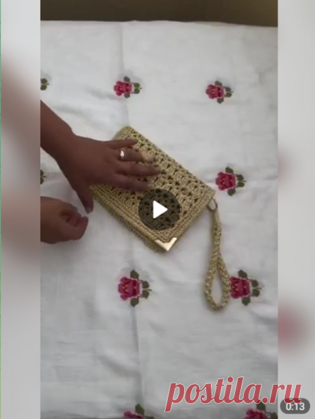 Идея для вязания сумочки! 👜
Идея показана, а исполнение можно спокойно самой сделать!

#сумка