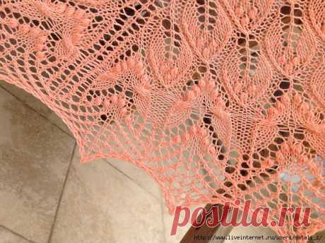 Wavy leaves and butterflies shawl by Athanasia Andritsou