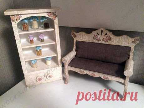 Miniature furniture set A miniature sofa with delicate cherry blossoms and the effect of antiquity invariably captures the views of all guests and household members regardless of gender and age. Acting as a self-sufficient element in decorating your interior, it can also serve as a stand for your favorite