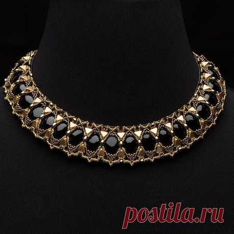 Старенькое в новом свете ☝🏻️))
.........
#handmade #beadedart #beads #handcrafted # necklace #black #gold #fashion #style #trendsetter #trendy #chic #stylish #oneofakind #uniquejewelry #unique #accessory #jewelry #design #SvetlanaKossman