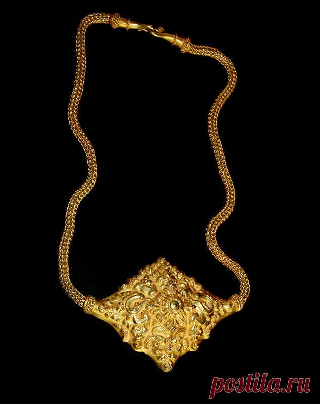 a.fishtrap — arjuna-vallabha: Balinese gold necklace,...
