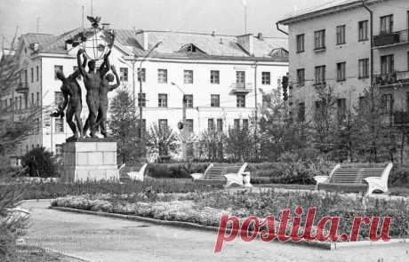 Калинин, 1980-е годы. Площадь Мира. Авторские фото Александра СМИРНОВА