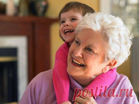 Говорят, что хорошей мамой быть легко, когда рядом хороший папа, ХААА, хорошей мамой быть легко, когда рядом ОФИГЕННАЯ бабушка!.