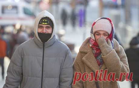 В МЧС предупредили о сохранении аномально холодной погоды в Москве с 6 по 8 января. Ведомство рекомендует не использовать для обогрева помещений не предназначенные для этих целей электроприборы, а также не допускать перегрузки в электрической сети