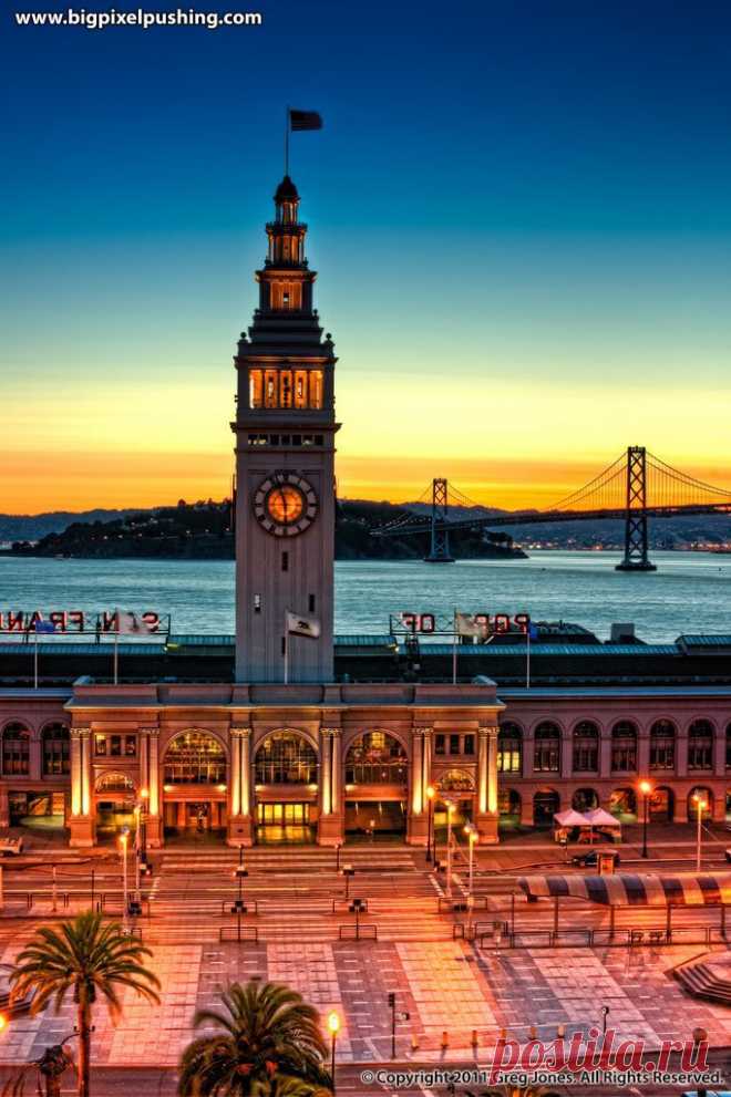 Sunrise over the Port of San Francisco, California, USA | Christine Surridge приколол(а) это к доске Favorite Places and Spaces…