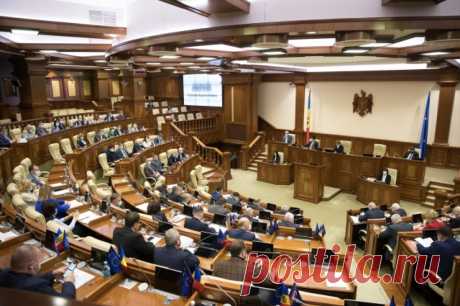 В правительстве Молдавии назвали предателями посетивших РФ оппозиционеров. Ранее оппозиция Молдавии заявила о создании политического блока «Победа» на форуме в Москве.