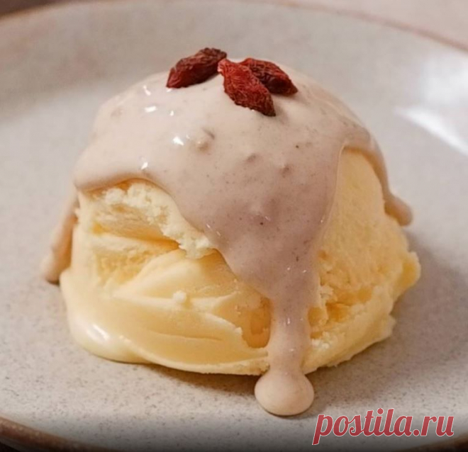 Ванильное мороженое на блинчики