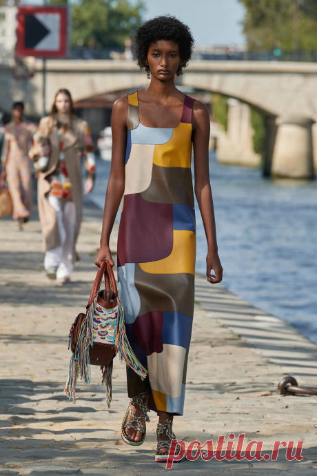 Chloé Spring 2022 Ready-to-Wear Fashion Show | Vogue