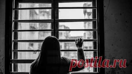 Психолог предупредила об опасности для психики сокращения светового дня. Сокращение светового дня осенью и зимой негативно сказывается на психике, предупредила практический психолог Елена Митрохина. Недостаток дневного света может спровоцировать проблемы вплоть до депрессии, поэтому рекомендуется при первых ...