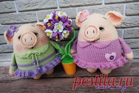 PDF Мини-пиги Даша и Аркаша. FREE amigurumi crochet pattern. Бесплатный мастер-класс, схема и описание для вязания игрушки амигуруми крючком. Вяжем игрушки своими руками! Свинка, поросенок, pig, piglet, piggy, свинья, поросёнок. #амигуруми #amigurumi #amigurumidoll #amigurumipattern #freepattern #freecrochetpatterns #crochetpattern #crochetdoll #crochettutorial #patternsforcrochet #вязание #вязаниекрючком #handmadedoll #рукоделие #ручнаяработа #pattern #tutorial #häkeln #amigurumis