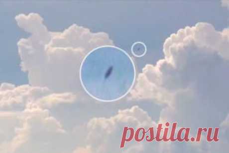 Невероятные маневры НЛО в облаках над Лас-Вегасом сняли с самолета (видео)