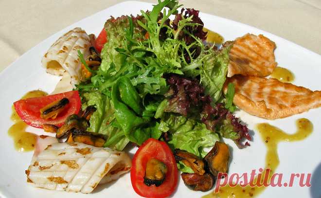 Салат из морепродуктов - Howcooktasty - Как готовить вкусно!