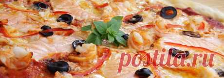 Пицца с рыбой - рецепт в домашних условиях Пошаговый рецепт приготовления пиццы с красной рыбой в домашних условиях. Рецепт пиццы с рыбными консервами. Мини-пицца с добавлением креветок.