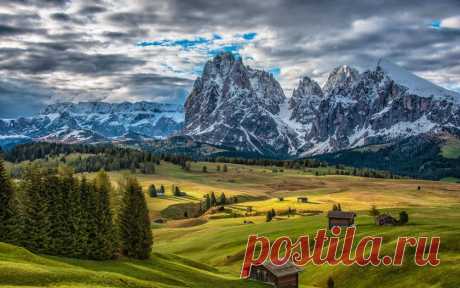 Картинки пейзаж, парирода, горы, деревья, облака, доломиты, Альпы, Альпе-ди-Сьюзи, Италия на рабочий стол » Природа