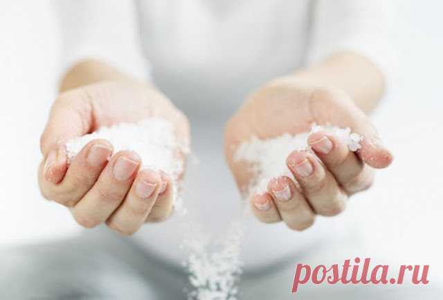 Как вывести из организма соли 

Здоровый организм человека способен усваивать соли, полученные из пищи и воды, а излишки выводить. Но если в организме нарушен солевой обмен, тяжелые соли начинают откладываться в удобных для себя м…