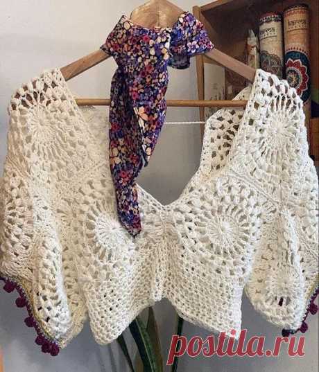 Salt Point •Crochet Brand• 🧿 on Instagram: “•N e w ✨ • • • •Pattern: @mariecastrodiy 🌸 #essentialstyle #crochetsquare #makers #colors #coachella #crochettop #instafashion…”