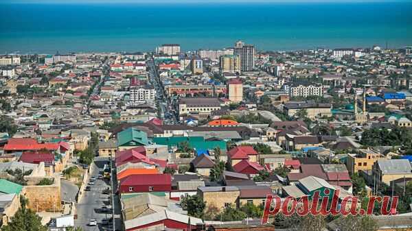 В Дербенте прошло фонтанное шоу, посвященное 79-й годовщине Победы