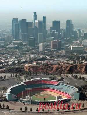 Dodger Stadium - L.A. Dodgers - Los Angeles | Blondie приколол(а) это к доске California Dreamin'