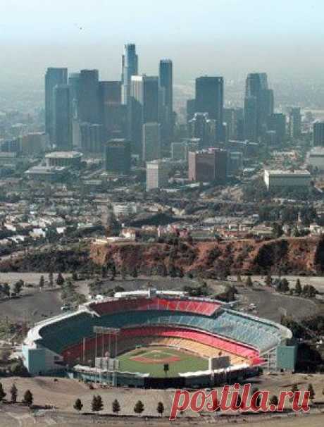 Dodger Stadium - L.A. Dodgers - Los Angeles | Blondie приколол(а) это к доске California Dreamin'