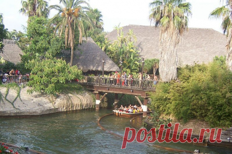 Река в Полинезии в парке развлечений Порт Авентура, Салоу | Коста-Дорада: фото Коста-Дорады от «Тонкостей туризма»