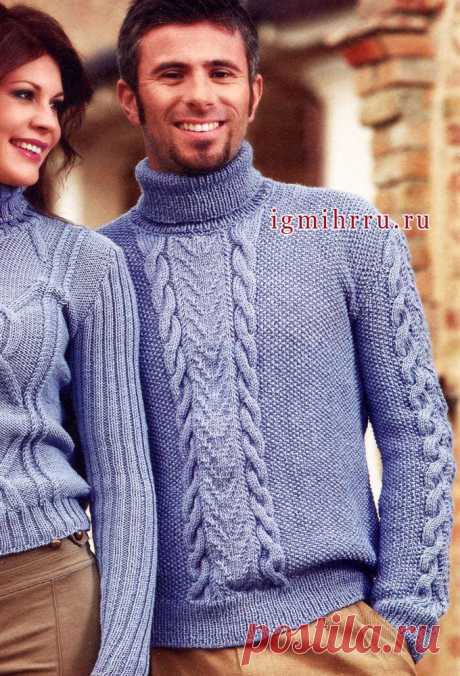 Серо- голубой мужской свитер спицами.
