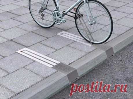 Велосипедные стойки, которые не занимают пространство на тротуаре