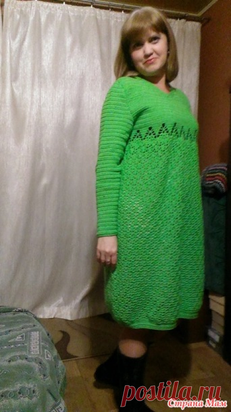 . Зеленое платье из полушерстяной пряжи
