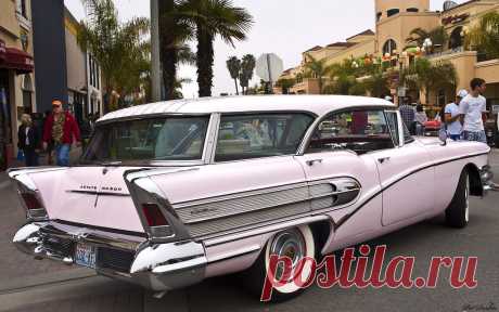 1958 Buick Caballero Estate Wagon - pink - rvl