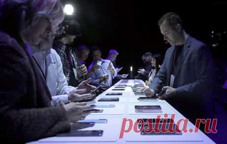 В России предзаказ на смартфоны с будущей презентации Samsung стартует 26 июля. Ожидается, что на презентации компания представит пятое поколение складных смартфонов Samsung Galaxy Z Flip и Galaxy Z Fold, &quot;умные часы&quot; и планшеты