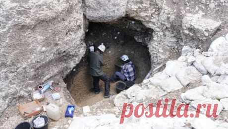 В Хакасии спелеологи нашли пещеру-потеряшку. В Хакасии группа спелеологов-энтузиастов занимается поисками новых или забытых пещер. В выходные они нашли в Боградском районе пещеру с названием Потехинская щель, она числилась так называемой &quot;официальной потеряшкой&quot;, пишет ...