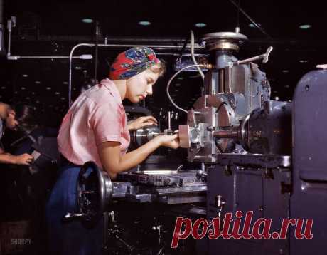 Shorpy Historical Photo Archive :: A Woman's Work: 1942